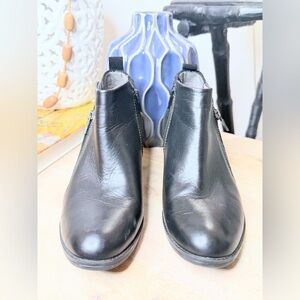 Earth Black Leather Ankle Boots 6.5M Side Zip Comfort Block Heel